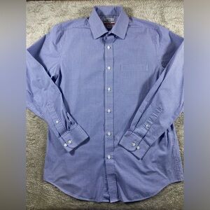 Croft & Barrow Men’s blue and white button down  15 1/2 34/35 dress shirt # 51